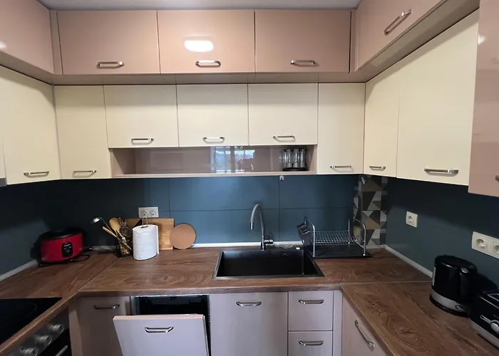 Daire 2 Bedrooms, 2 Wc, Free Parking, Center Location, Sunny Bijou Flat Varna