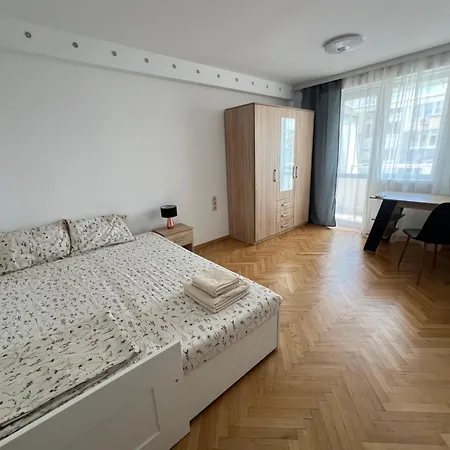 2 Bedrooms, 2 Wc, Free Parking, Center Location, Sunny Bijou Flat Appartement