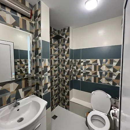 Appartement 2 Bedrooms, 2 Wc, Free Parking, Center Location, Sunny Bijou Flat *